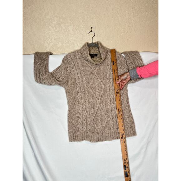 Inis Crafts size M sweater 100% merino wool creamy beige chunky cable knit - Picture 4 of 6